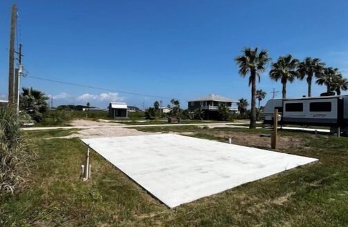 Crystal Beach RV Rental | Huge RV Campsite less than a mile from the beach!