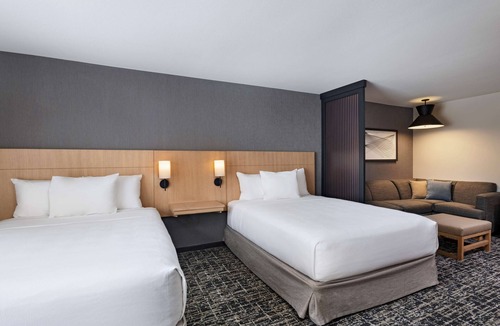 Four Points Hotel | Hyatt Place Austin/Lake Travis/Four Points