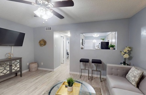 Irving Condo | I841 – World Cup Stay - 18 min to AT&T - Sleeps 4 - Public Transit