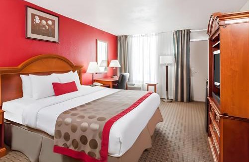 New Iberia Hotel | Iberia House & Suites
