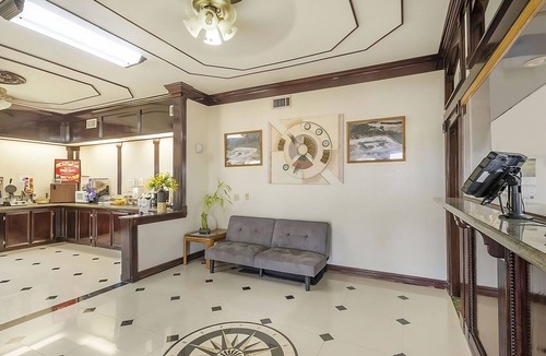 Three Rivers House | Ideal Mix of Comfort and Value! Near Dairy Queen Three Rivers! Pets are Allowed!