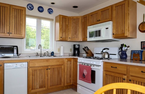 Surry Cottage | Idle Hour - Dramatic Direct Oceanfront, 2 bed 2 bath
