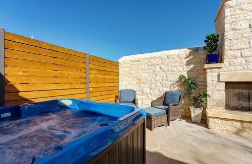 Fredericksburg House | In Town Villas-Suite 5 |Private Hot Tub and Great Patio