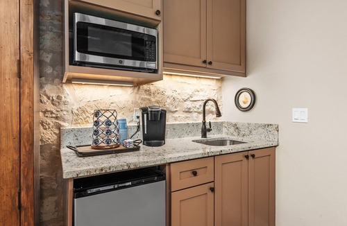 Fredericksburg House | In Town Villas- Suite 3 | Private Hot Tub & Fireplace
