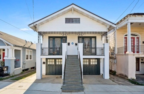Mid-City Apartment | Incredible New Renovation- 1br in Mid City