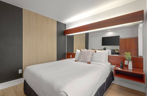 Bentonville Hotel | Independent Boutique Hotel Near Bentonville's Top Sights