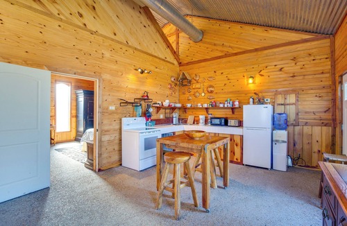 Quinlan Cabin | Indoor Pool & Boat Ramp: Lake Tawakoni Group Gem