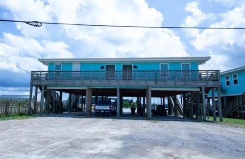 Venice House | Inshore Paradise Steps from the marsh