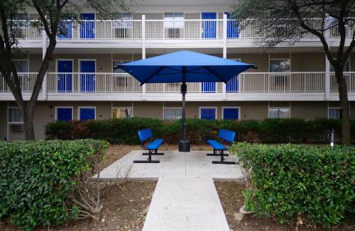 Southwest Carrollton Hotel | InTown Suites Extended Stay Carrollton TX - Westgrove Drive