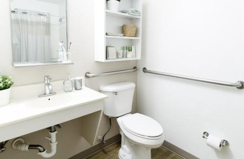 Leon Valley Hotel | InTown Suites Extended Stay San Antonio TX - Leon Valley South