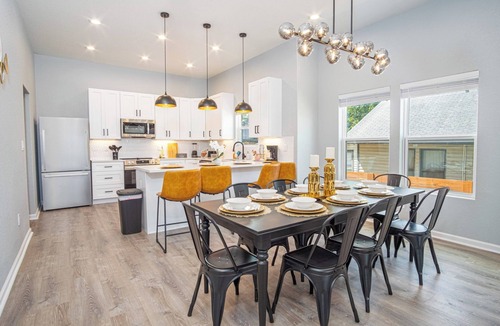 Highland Park Cottage | Inviting 4br/2ba Near Downtown & Riverwalk