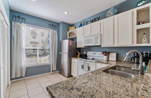 Corpus Christi Condo | Island Oasis! 1st floor! One block to the beach!