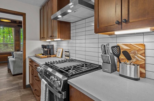 Jackson House | Jackson’s Urban Cabin Escape
