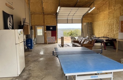 Johnson City House | Johnson City ranch house with HUGE game room and VIEWS for miles!