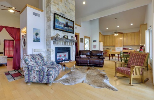 Johnson City House | Johnson City 'Valley View' Hill Country Retreat