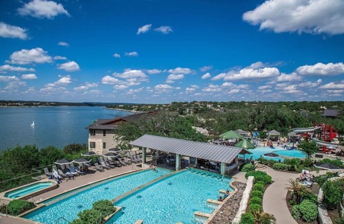 Lakeway Hotel | Junior Suite Lakeview at Lakeway Resort and Spa, Outdoor Pool!