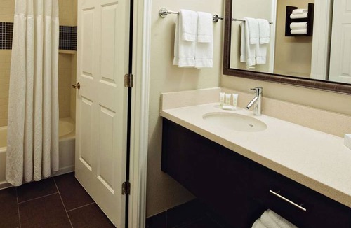 Vance Jackson Hotel | Just 8 miles from Six Flags Fiesta Texas | Comes w/FREE Breakfast & Pool Access
