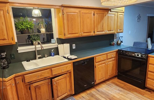Mid America House | Katie's Waterfront Getaway W/covered boat dock, gazebo and much more!