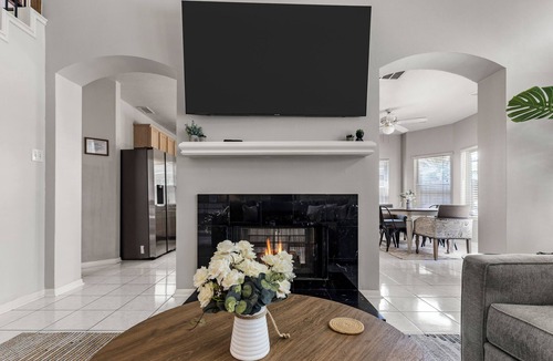 Katy House | Katy Family Retreat · Heated Pool, Hot Tub, Game Room · Sleeps 16