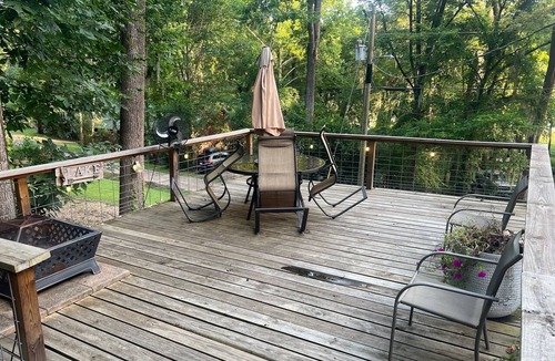Jefferson House | Kayaks-Canoe-Boathouse-North Shore of Caddo Lake-Frog Town-Water Access