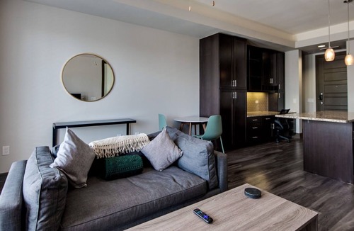 North Burnet Apartment | Kenzie Summer 541 I Modern 1 Bedroom Apartment with Terrace in Domain, North Aus
