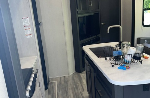 Ashfield RV Rental | Keystone Sprinter 35BH
