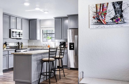 Eastside Promise Neighborhood House | Kicks theme house near - SA Downtown and AT&T Center