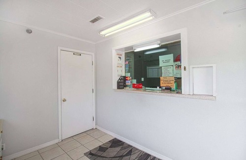 McAlester Apartment | King Bed | McAlester OK