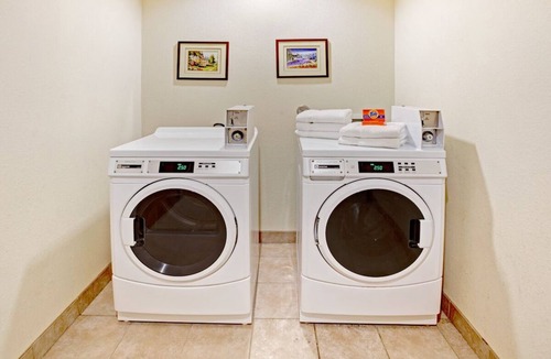 La Porte Hotel | King Bed Room, Scottish Inns La Porte, Free Parking, Near Sylvan Beach Park