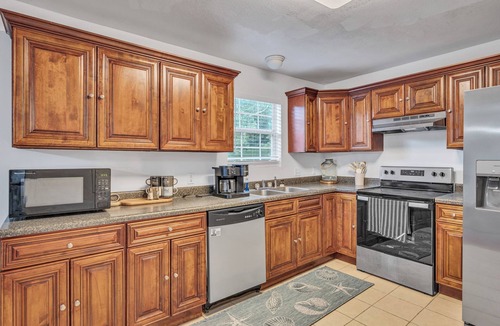 Pass Christian House | King beds, twin beds, kayaks, quiet location