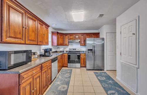 Pass Christian House | King beds, twin beds, kayaks, quiet location