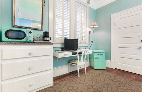 Faubourg Marigny Hotel | King Courtyard Room - Located in the historic B &W Courtyards Inn