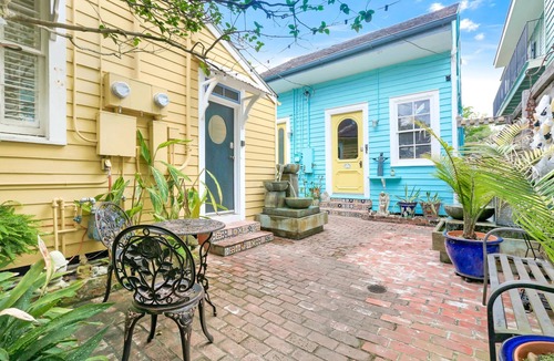 Faubourg Marigny Hotel | King Courtyard Room - Located in the historic B &W Courtyards Inn