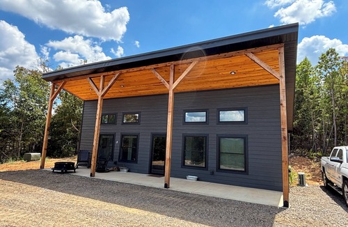 Clarksville Cabin | King Cullen Cabin - Brand New In Charming Clarksville, Arkansas