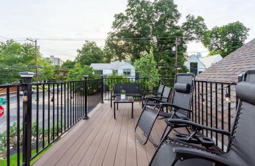 East Cesar Chavez House | King Kasa 6BR Retreat - 6 walk min to Rainey St
