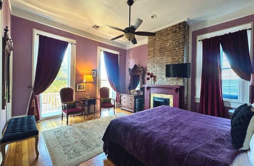 Treme Bed & Breakfast | King suite-Balcony-Historic-Tropical Salt Pool-Near Essence