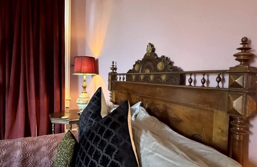 Treme Bed & Breakfast | King suite-Balcony-Historic-Tropical Salt Pool-Near Essence