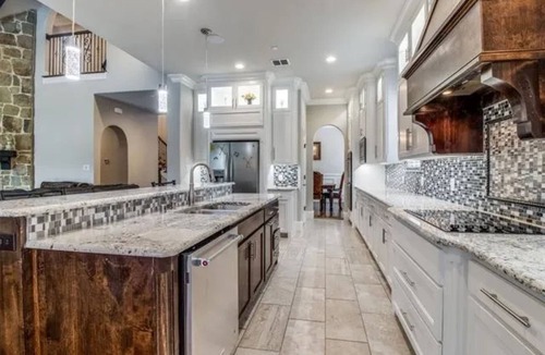 Little Elm House | Knotting Hill Place Luxury 6 BR, 5.5 baths outdoor kitchen and pool! Sleeps 14