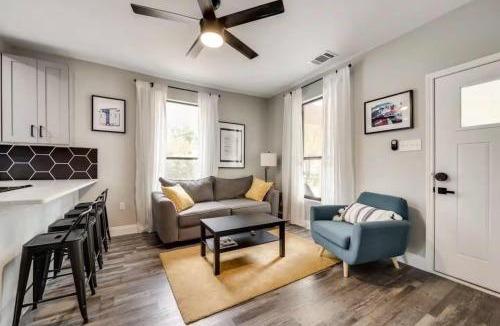 Denton House | La Casita
