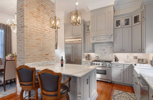 Uptown Historic District House | La Maison De La Celebration