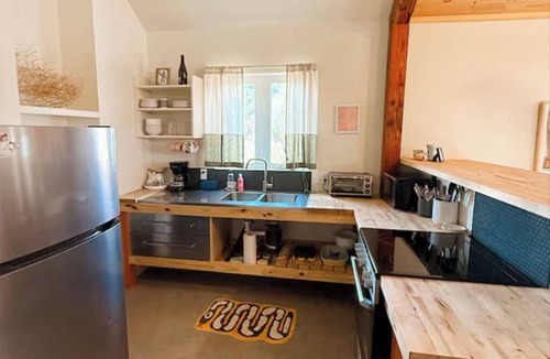 Marfa Apartment | La Palomita - Modern Casita in the Heart of Marfa TX