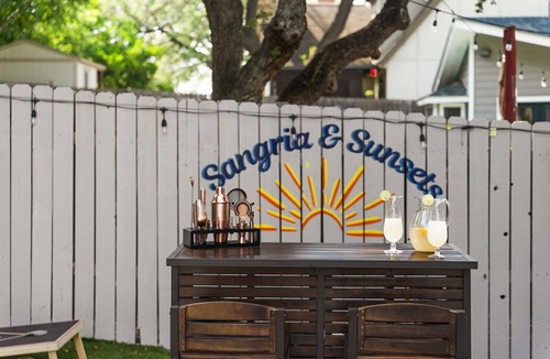 North San Antonio - SAT House | LaFamiliaRetreat - Sparkling Pool, HotTub, Golf, Arcade