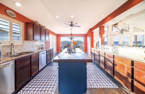 Highland Lake Estates House | Lago Lounge, Enjoy nature in a family retreat with pool and hot-tub