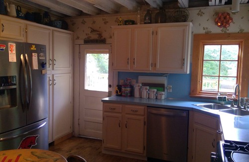 Mid America House | Lake Cabin Minutes from Oaklawn Race Track and Casino, Hiking Trails, Downtown