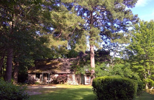 Mid America House | Lake Cabin Minutes from Oaklawn Race Track and Casino, Hiking Trails, Downtown