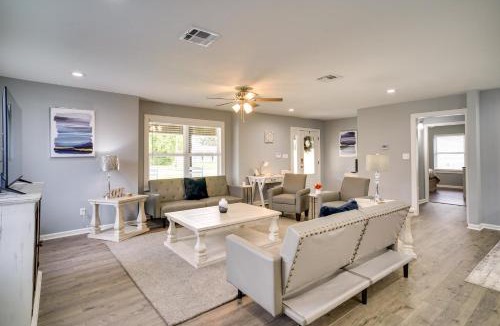 Lake Charles House | Lake Charles Home w/Gas Grill & Fenced-In Yard!