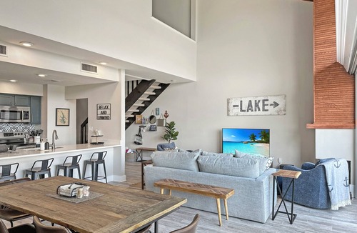 Walden on Lake Conroe House | LAKE CONROE-WATERFRONT IN WALDEN. BOAT DOCK-POOL- FISHING-PET FRIENDLY