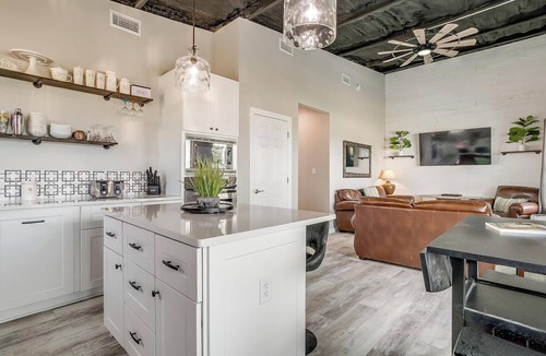 Lake Bridgeport House | Lake Days Await Boat Parking Big Porch