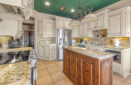 Zwolle House | Lake Escape Paradise: Premier fishing getaway