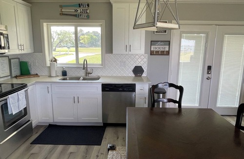 Lakeside House | Lake front property- livin' the "simple life" Vida Sencilla